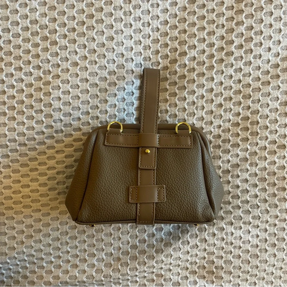 Unique top handle/crossbody vegan leather handbag - grey taupe - Picture 3 of 6